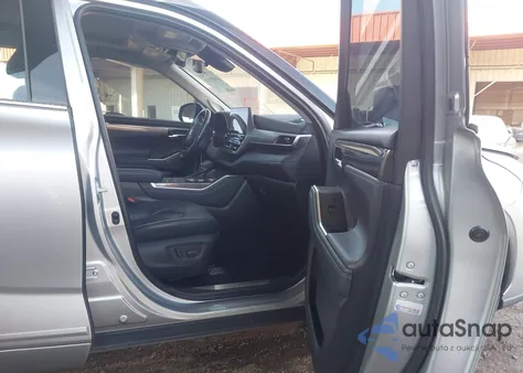 2021 Toyota Highlander Platinum z USA, uszkodzony, nr VIN 5TDFZRAH9MS079311